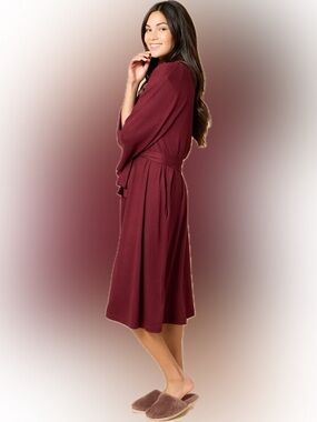 SOFTiES Dream Shawl Collar robe in “cherry cola”-side seam pockets-NWOT